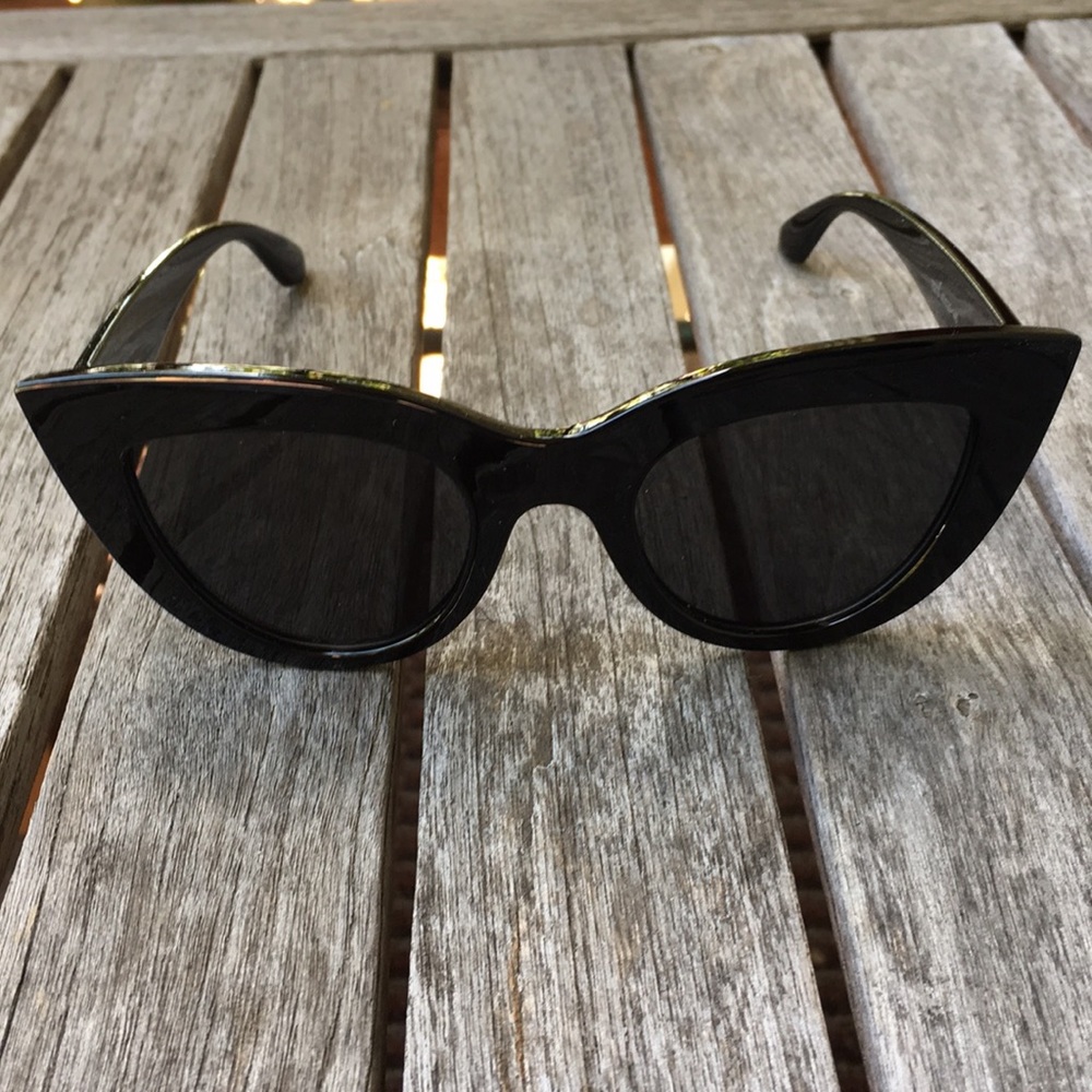New! Black Cat Eye Sunglasses - Picture 2 of 6